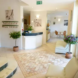 https://hotel-monti-riccione.riccione-hotels.org